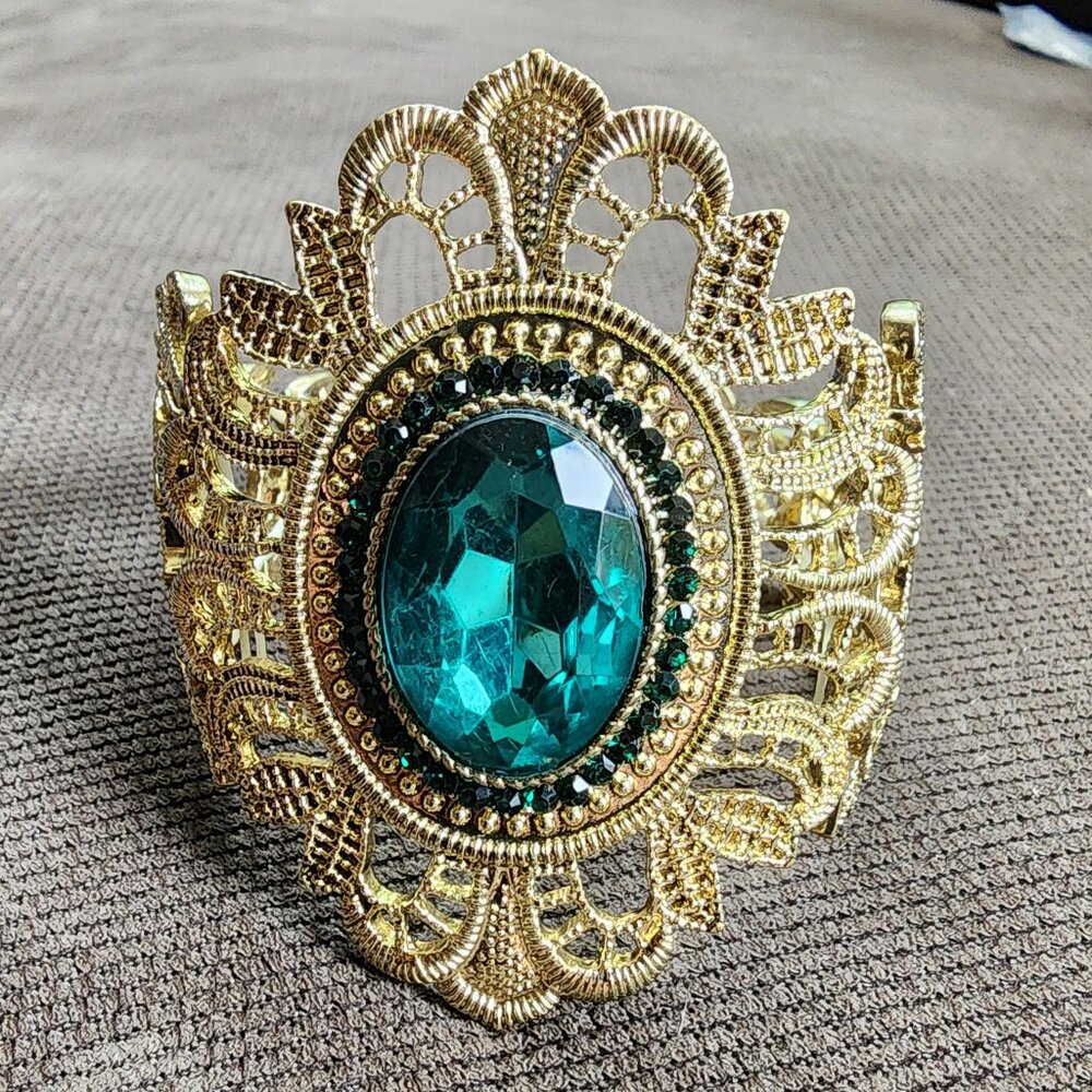 Etsy Emerald Green Crystal Cut Gold Toned Stretch Cuff Bracelet